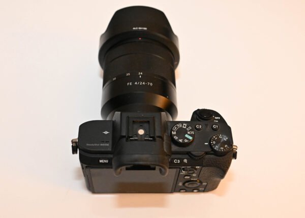 SONY A7 MK2 with Zeiss 24-70mm f4 lens