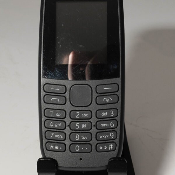 Nokia 105 Basic Unlocked Mobile Phone and Charger
