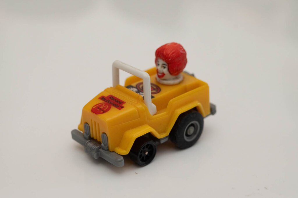 RONALD McDONALD 1987 HAPPY MEAL 2'' YELLOW JEEP PULL BACK ACTION TOY CAR WORKS