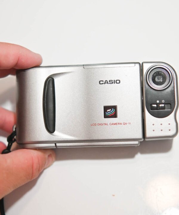 Casio QV-11 Vintage Digital Camera - Working - Vintage from 1995
