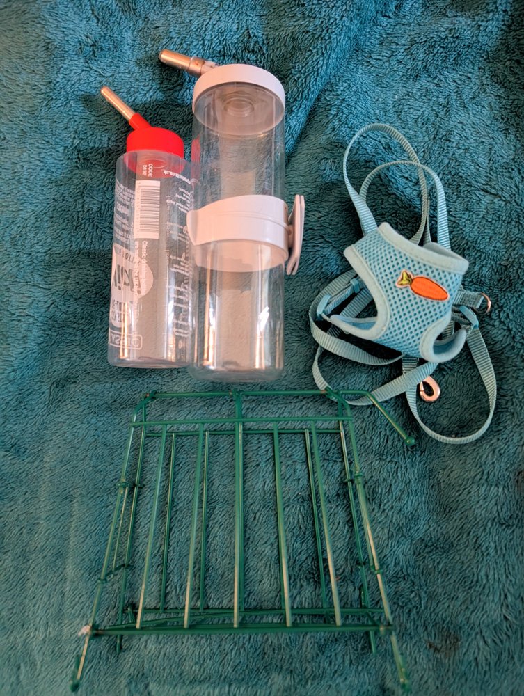 Job Lot of Bunny Hutch Accessories